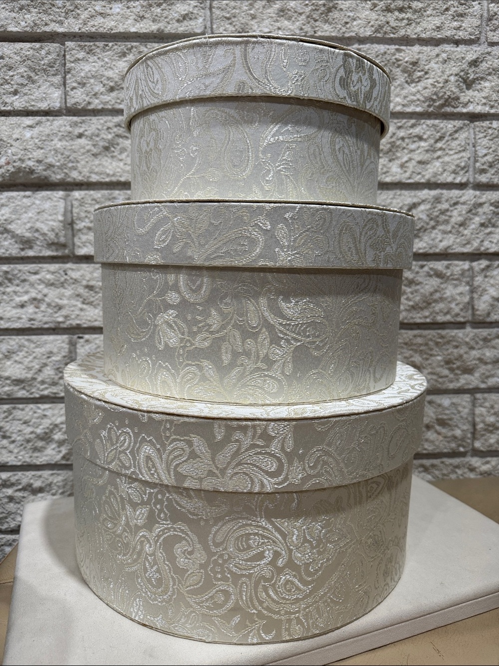 Set of 3 paisley fabric covered round storage/gift boxes